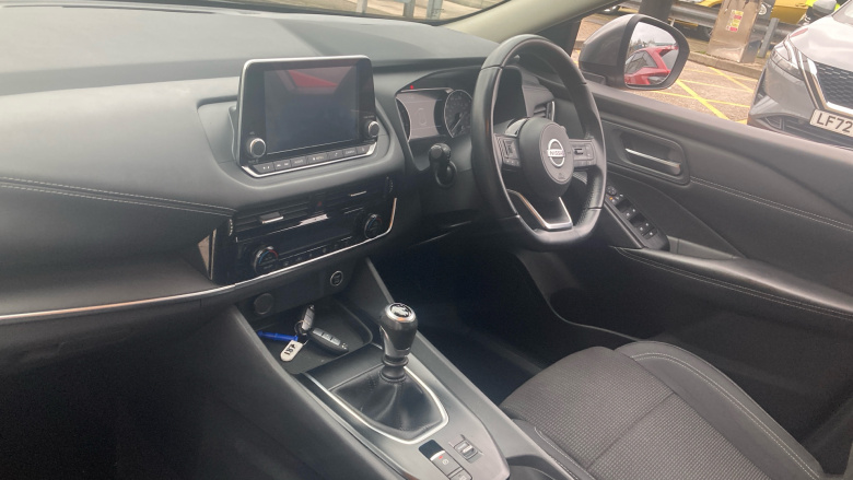 Nissan Qashqai 1.3 DiG-T MH Acenta Premium 5dr Petrol Hatchback